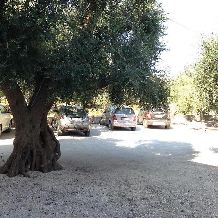 La Vecchia Tabaccheria B&B Ostuni Bagian luar foto
